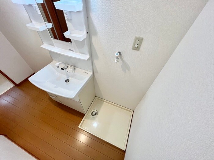 物件内観写真17　(洗濯機置場)