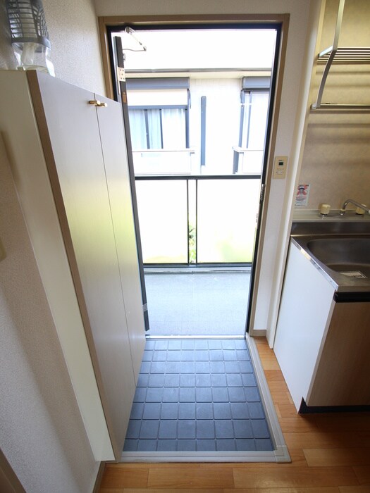 物件内観写真9　(玄関)