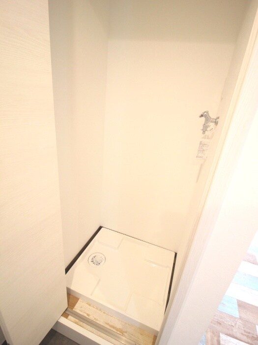 物件内観写真13　(洗濯機置場)