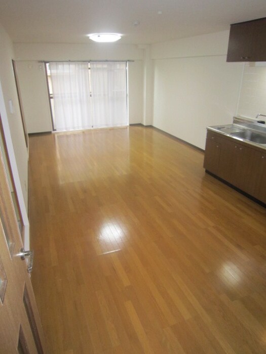 物件内観写真18　(室内からの展望)