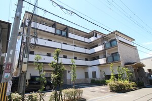 クリークサイドマンションC棟外観写真