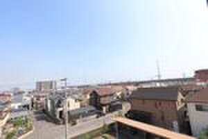 物件内観写真17　(室内からの展望)