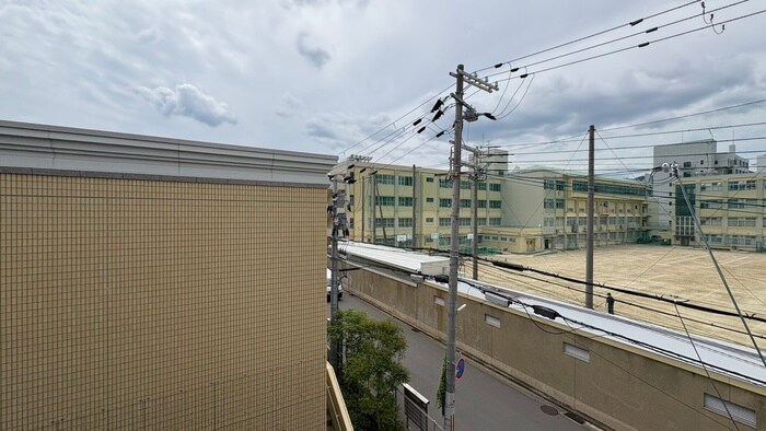 物件内観写真22　(室内からの展望)