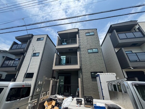 建築中
