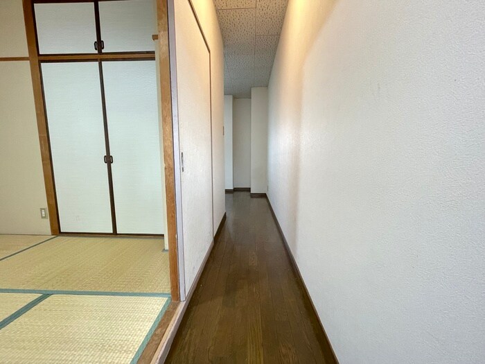 物件内観写真14　(廊下)