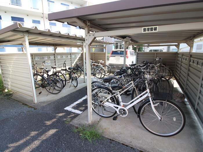 物件外観写真5　(駐輪場)