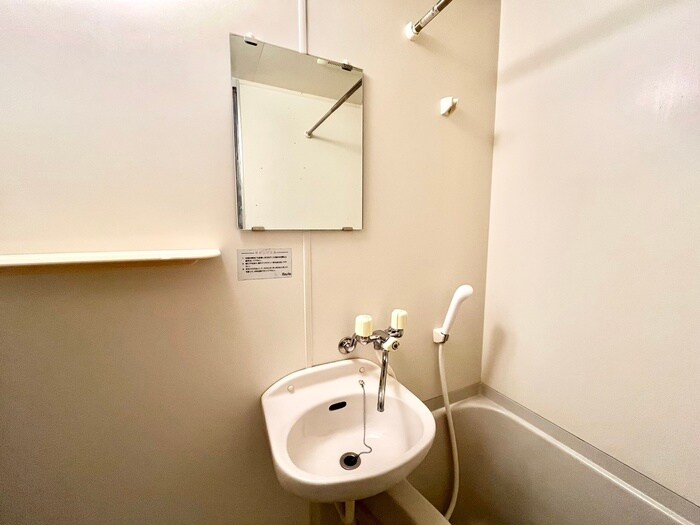 物件内観写真12　(洗濯機置場)