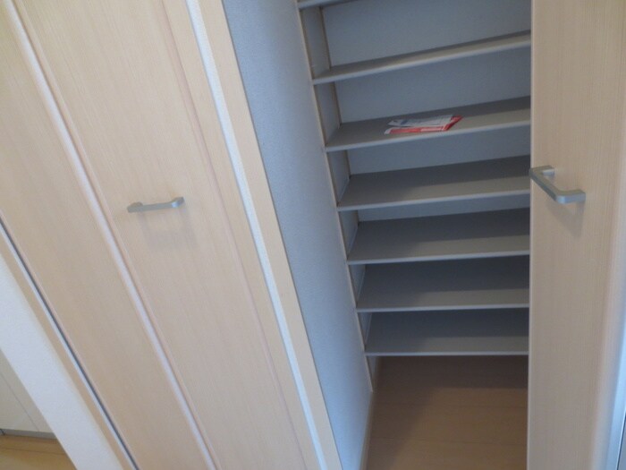 物件内観写真13　(靴箱)