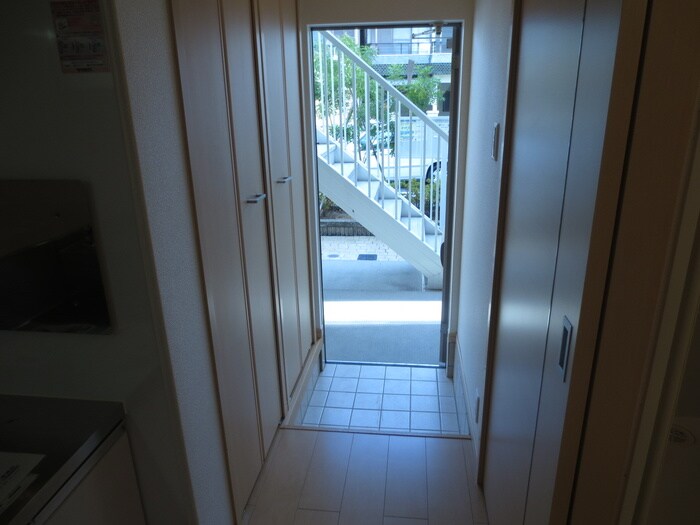 物件内観写真15　(玄関)