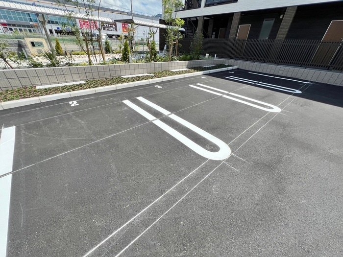 物件外観写真4　(駐車場)