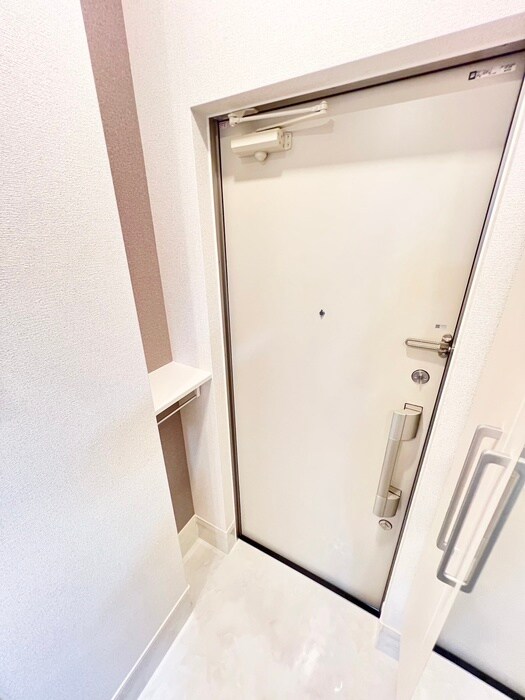 物件内観写真11　(玄関)