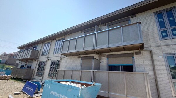 建築中