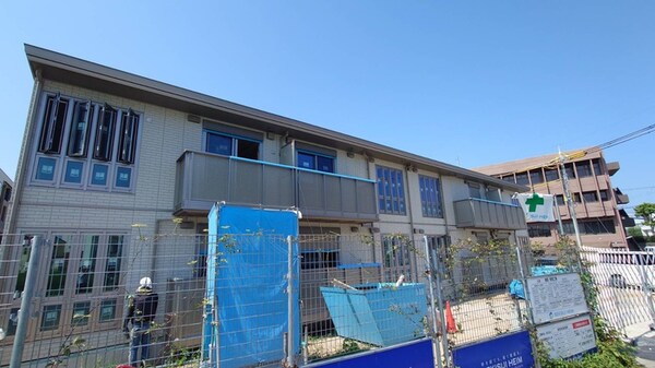 建築中