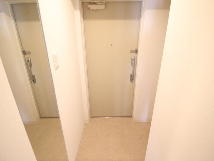 物件内観写真15　(玄関)