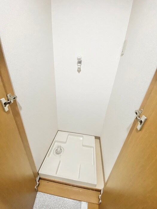 物件内観写真15　(洗濯機置場)