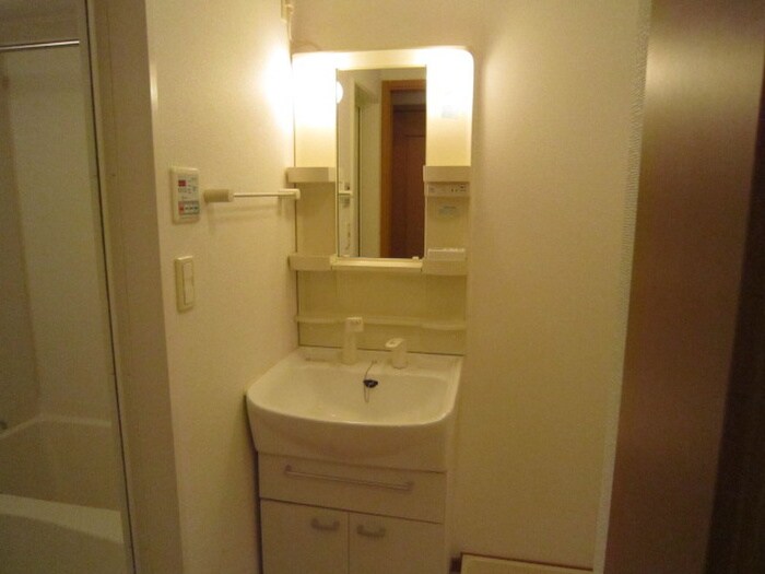 物件内観写真8　(洗面)