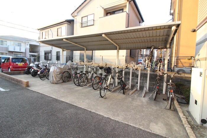 物件外観写真6　(駐輪場)