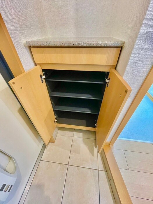 物件内観写真13　(靴箱)