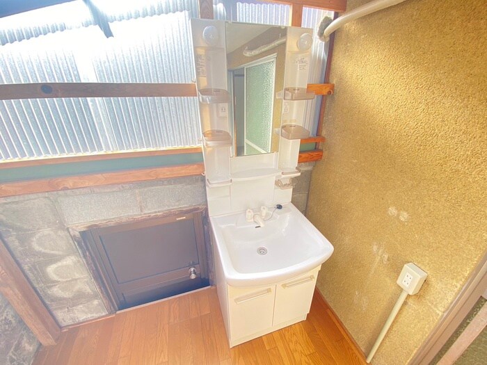 物件内観写真12　(洗面)