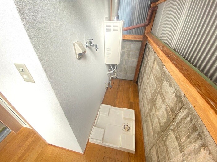 物件内観写真13　(洗濯機置場)