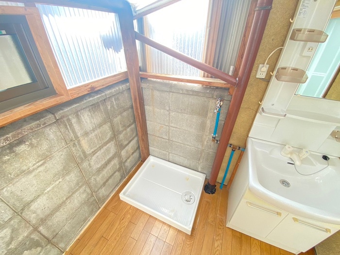 物件内観写真14　(洗濯機置場)