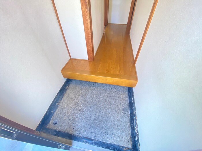 物件内観写真14　(玄関)