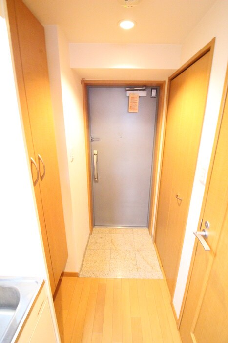 物件内観写真7　(玄関)