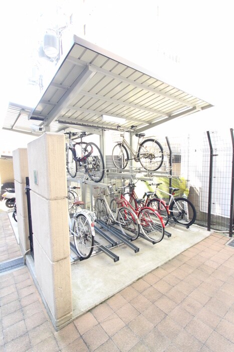 物件外観写真3　(駐輪場)