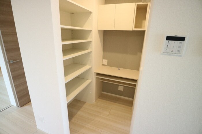 物件内観写真16　(居室)