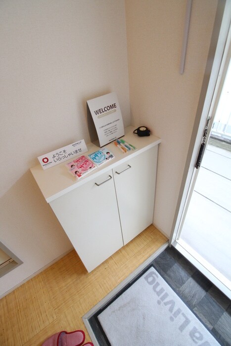 物件内観写真8　(靴箱)