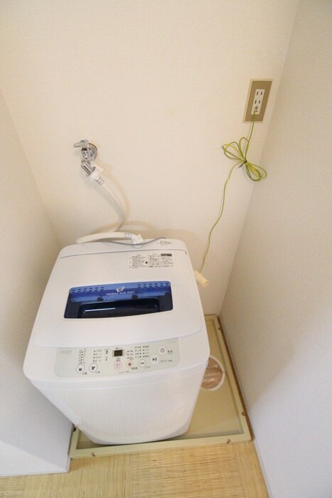 物件内観写真9　(洗濯機置場)