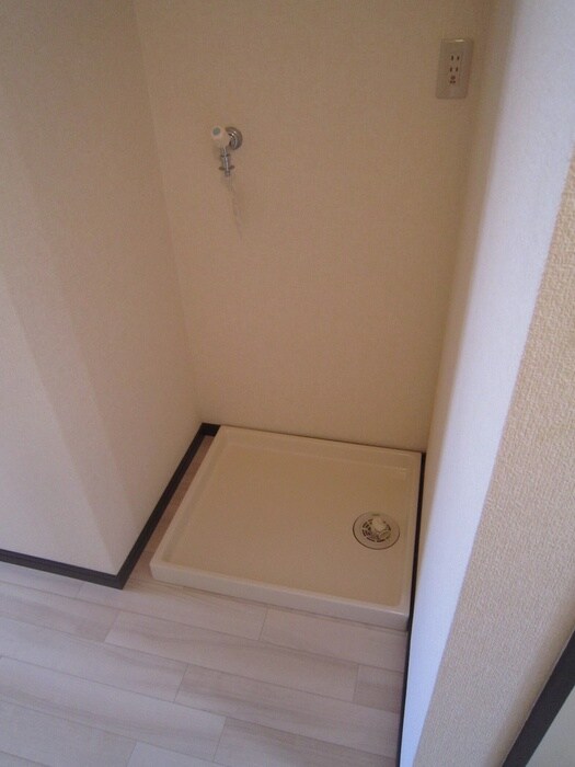 物件内観写真11　(洗濯機置場)