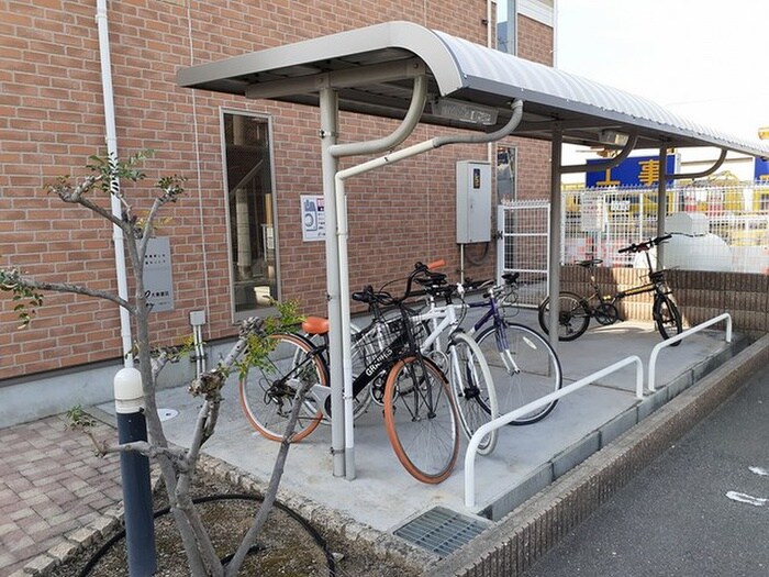 物件外観写真6　(駐輪場)