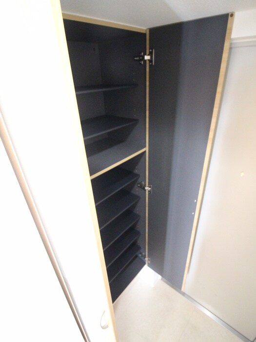 物件内観写真8　(靴箱)