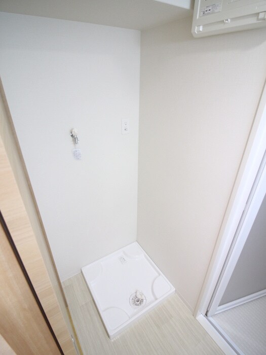 物件内観写真12　(洗濯機置場)