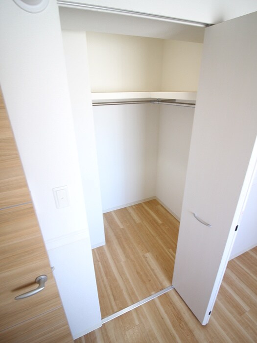 物件内観写真15　(収納)