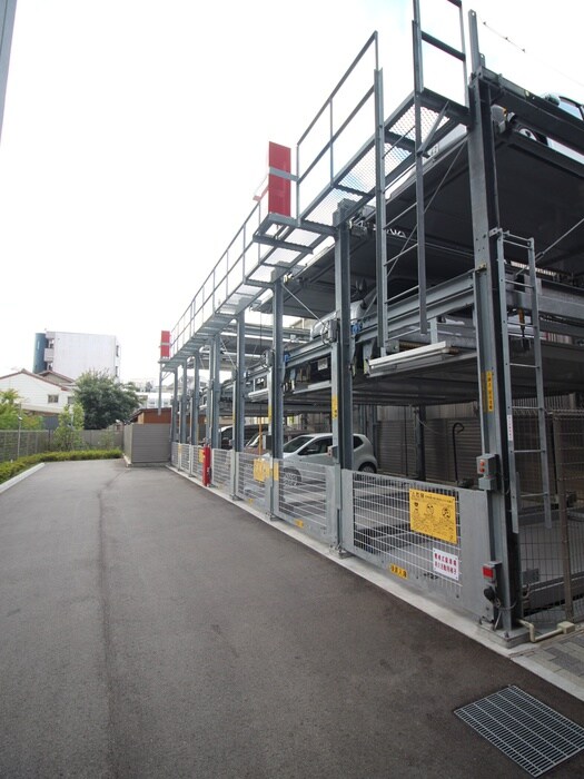 物件外観写真3　(駐車場)