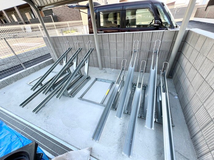 物件外観写真3　(駐輪場)