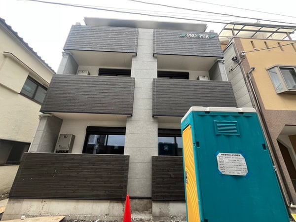 建築中