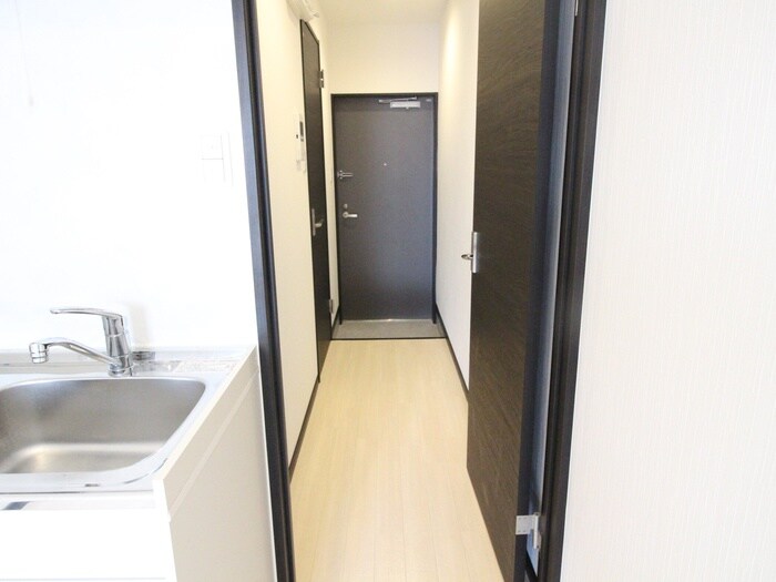 物件内観写真13　(玄関)