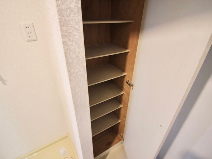物件内観写真11　(靴箱)