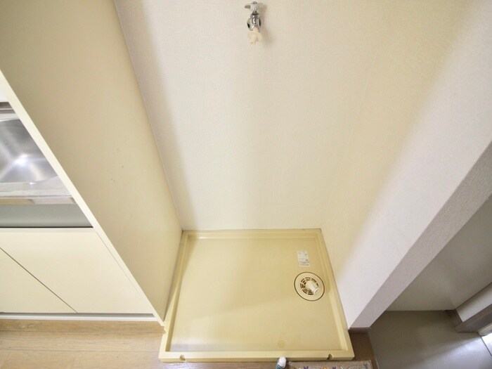 物件内観写真13　(洗濯機置場)