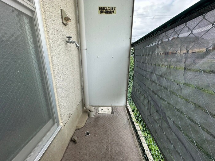 物件内観写真10　(洗濯機置場)