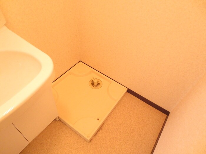 物件内観写真15　(洗濯機置場)