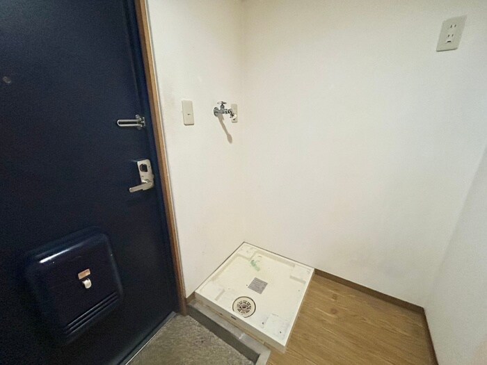 物件内観写真18　(洗濯機置場)