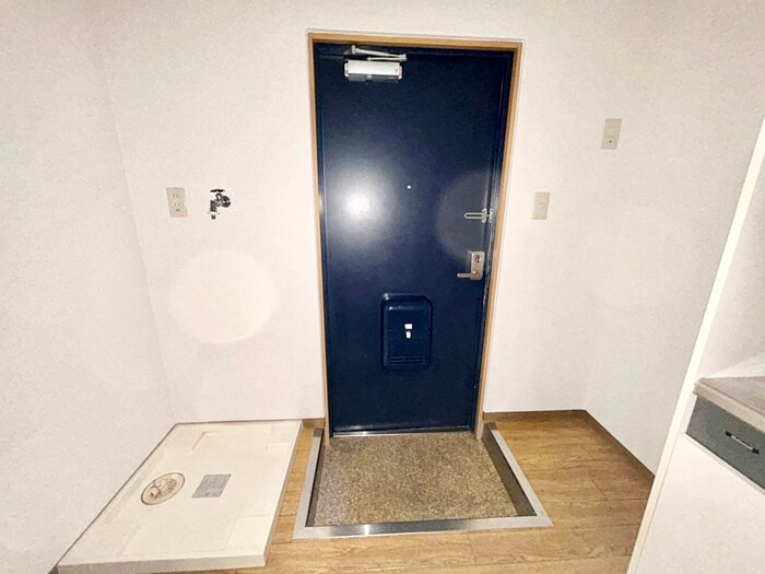 物件内観写真18　(玄関)
