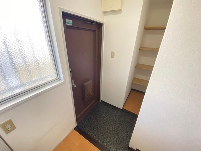 物件内観写真7　(玄関)