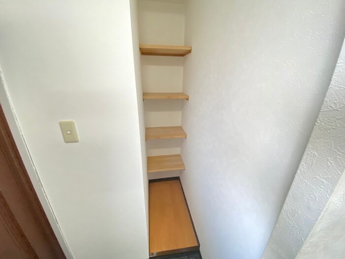 物件内観写真8　(靴箱)