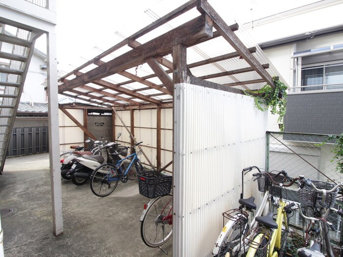 物件外観写真5　(駐輪場)