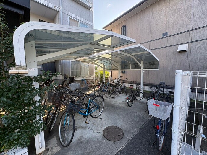 ウエストスクエアⅠの駐輪場